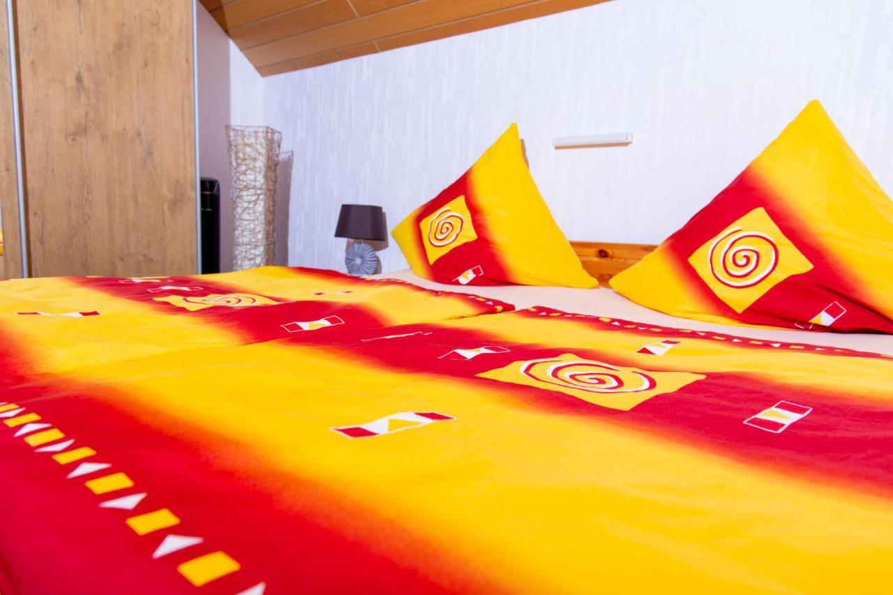 Moselhaus Bed & Breakfast เซลทิงเงน-อาคทิก ภายนอก รูปภาพ