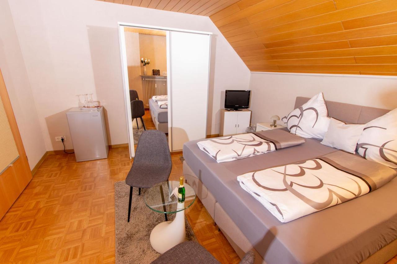 Moselhaus Bed & Breakfast เซลทิงเงน-อาคทิก ภายนอก รูปภาพ